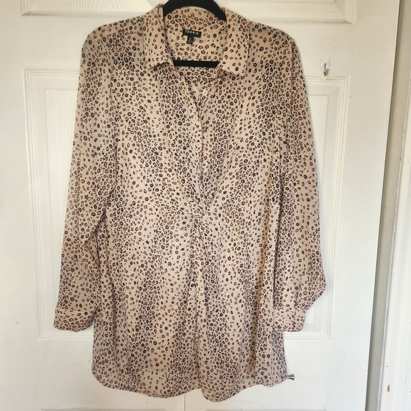 TORRID Plus Size Chiffon Twist Front Tunic Shirt - Size 0/1 - Picture 9 of 13